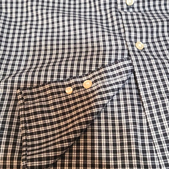 Men's Van Heusen Short Sleeve Button Down Shirt - Picture 4 of 4